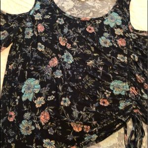 Cold shoulder 3/4 sleeve top